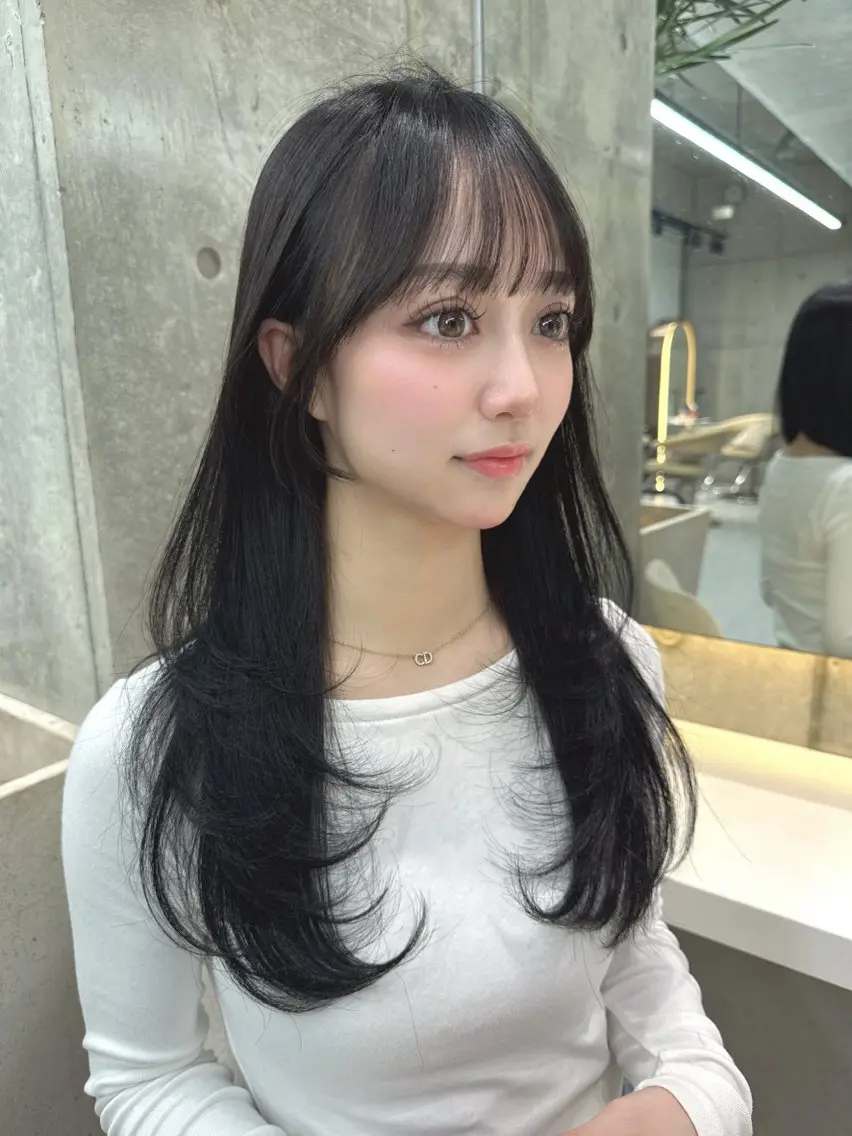 セミロング カラー カット ヘアカラー トリートメント shion 透明感カラーのヘアスタイル