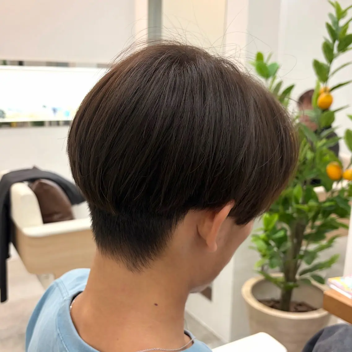ショート カラー メンズ 黒髪 ブラウンカラー ヘアカラー 田辺 美怜のヘアスタイル