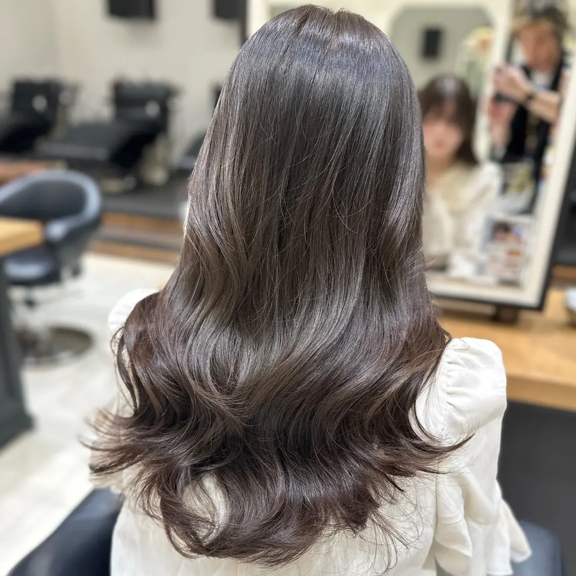 ロング カラー ブリーチ 透明感カラー グレージュ ブリーチなしカラー オリーブグレージュ レイヤー/グレージュ メンズパーマのヘアスタイル