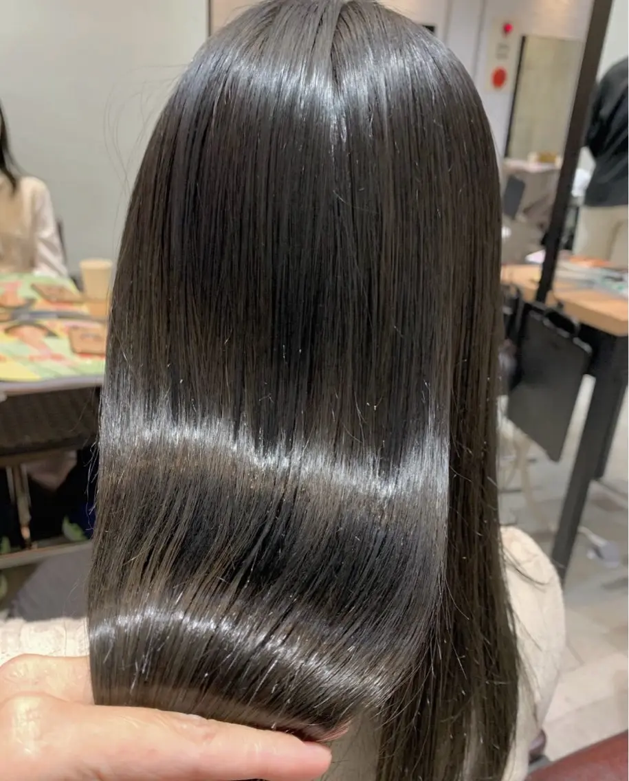 💇‍♀️似合わせカット+サラ艶縮毛矯正✨+リンケージトリートメント🌿の写真