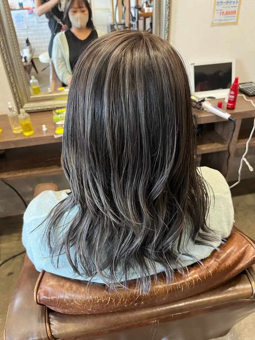 セミロング レイヤーカット ☺︎宮田 麻衣☺︎のヘアスタイル