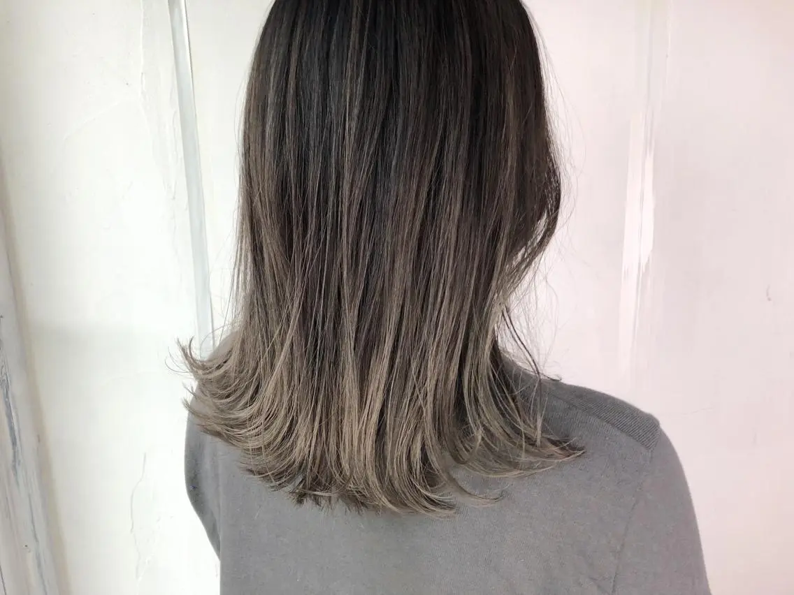 セミロング レイヤーカット 関 京磨のヘアスタイル