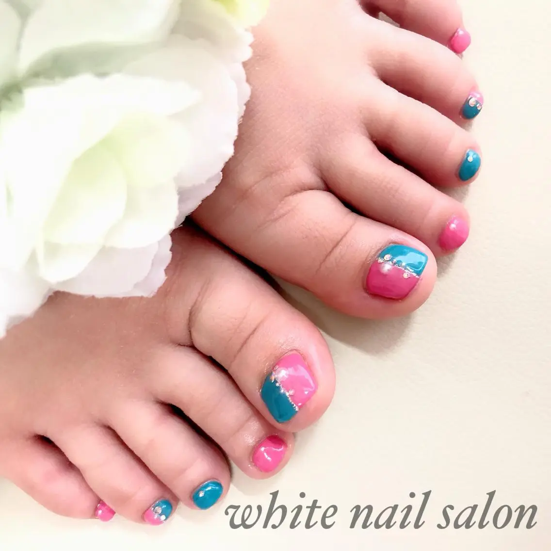 ネイル アートネイル フレンチネイル ジェルネイル ハードジェル 持ち込み フットネイル white nail salonのネイルデザイン