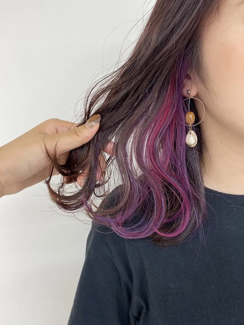 ミディアム カラー インナーカラー ピンクカラー バイオレットカラー メンズ特化美容師 カラー専門ぺーターのヘアスタイル