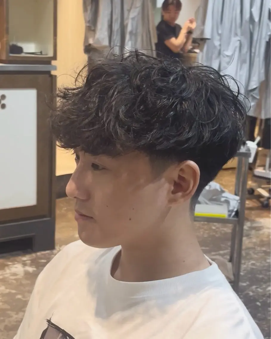 パーマ メンズ メンズパーマ 波巻きパーマ カット パーマ メンズ特化型美容師・ タカハシ ヒロヤのヘアスタイル