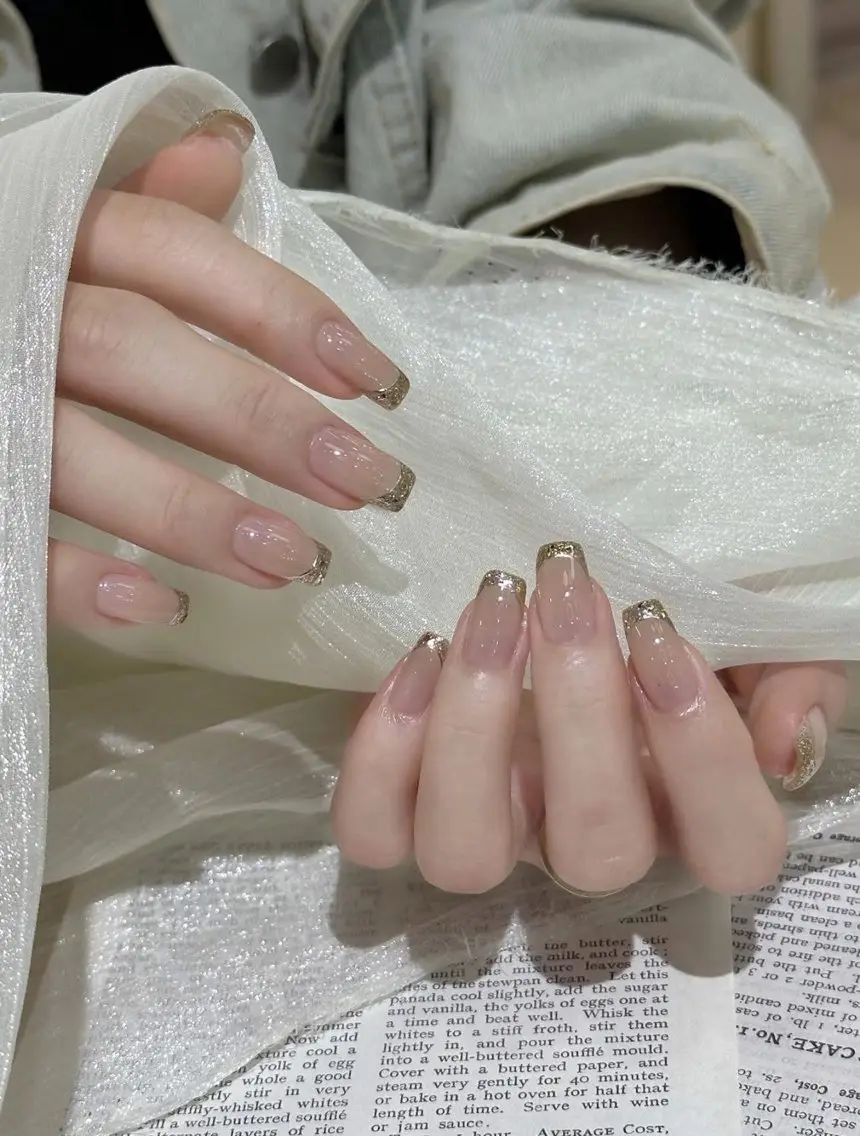 ネイル チークネイル フレンチネイル グラデーション キラキラネイル 韓国ネイル ハンドネイル Minette nailHuongのネイルデザイン