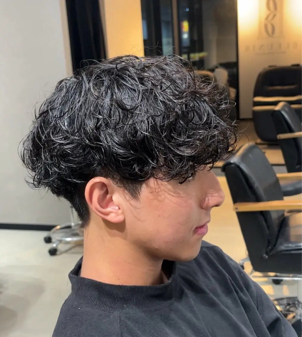 ショート パーマ メンズ 会社で浮かない ビジネスヘア/心斎橋のヘアスタイル