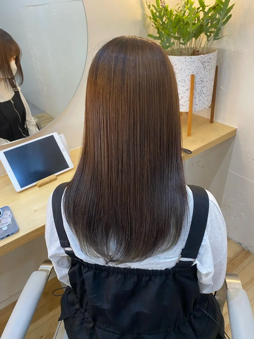 ロング ロング 酸性ストレート 縮毛矯正 艶カラー／ストレート かとうゆうき🍯のヘアスタイル