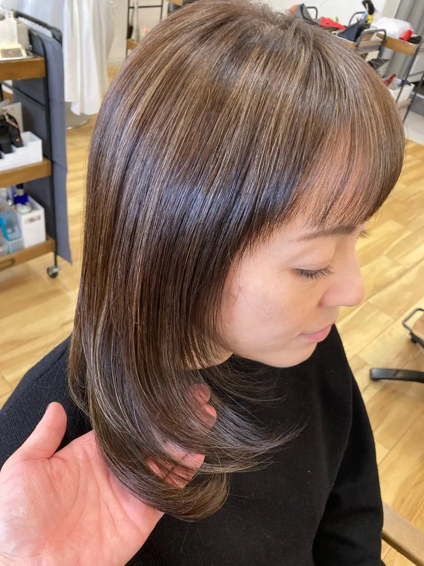 ミディアム カラー ベージュカラー ミルクティーベージュ ヘアカラー 大野 まゆのヘアスタイル