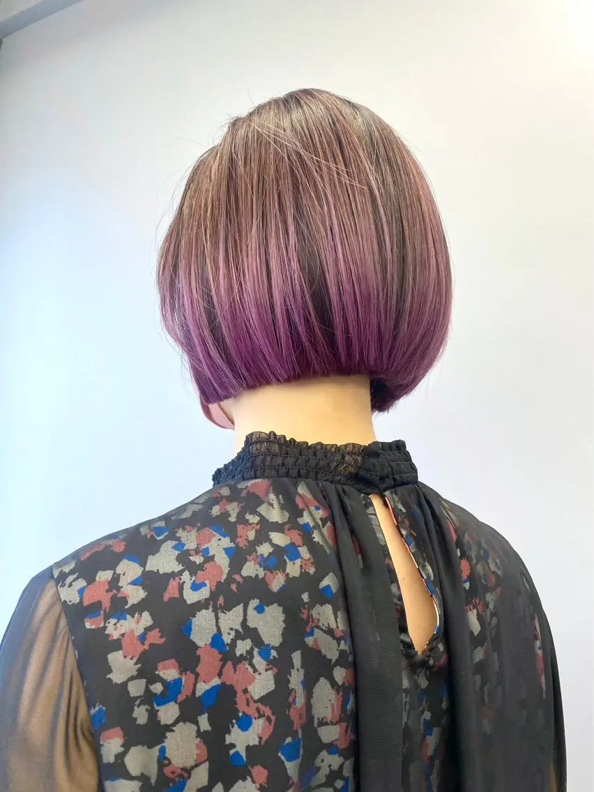 ショート カラー hollo 原宿のヘアスタイル