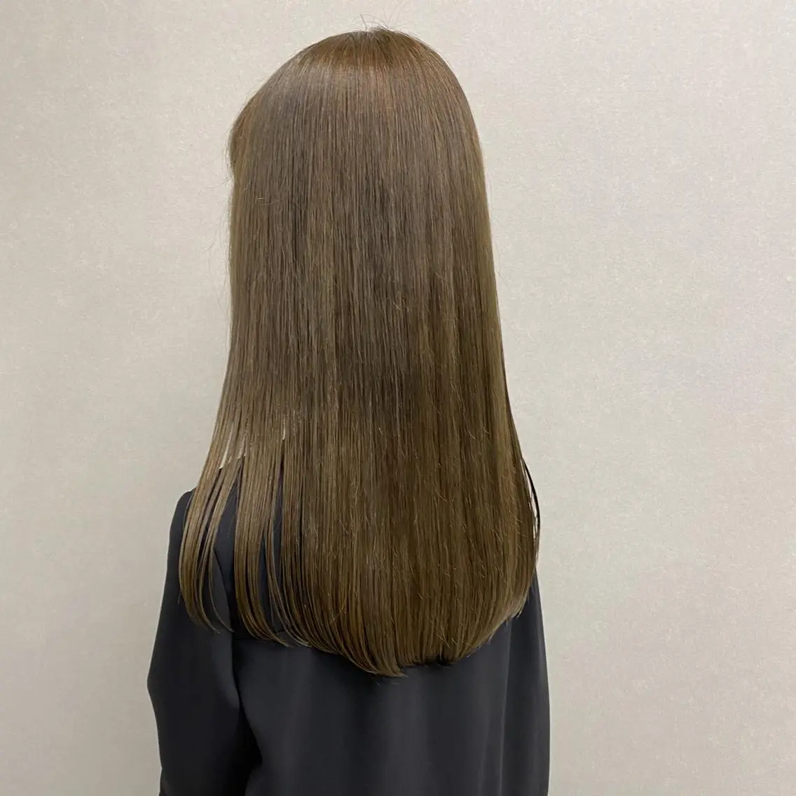 カラー セミロング ベージュカラー 透明感カラー オリーブベージュ 透明感🪽艶カラー☆ トレンドヘア✨のヘアスタイル