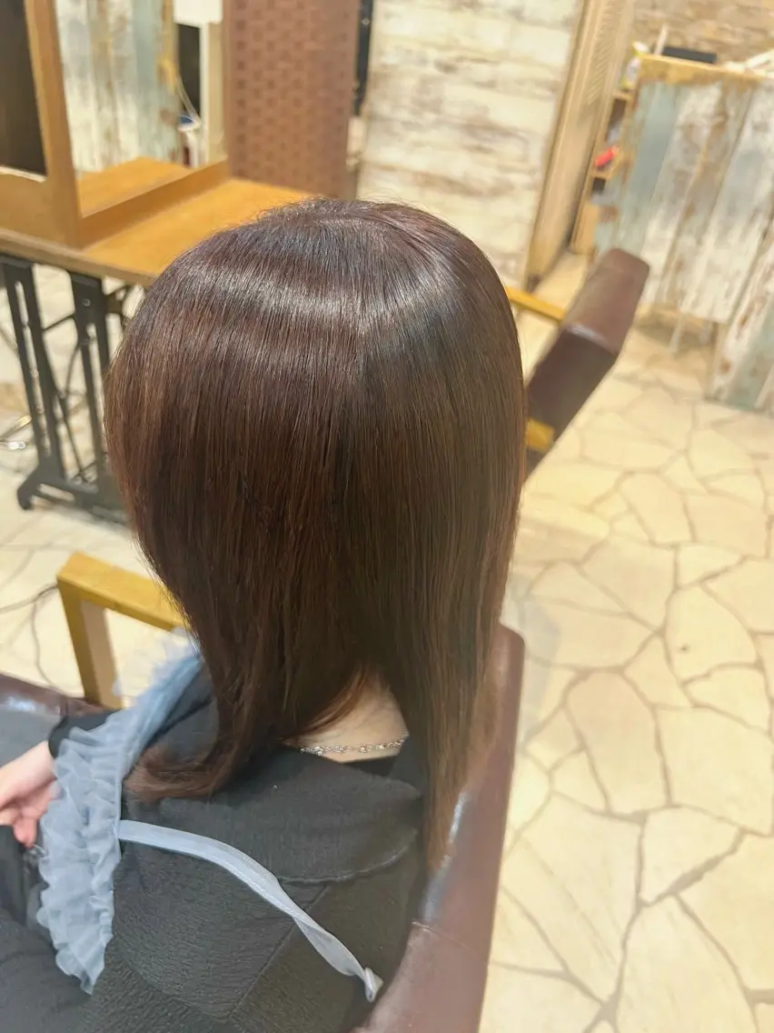 カラー 栗林 萌々のヘアスタイル