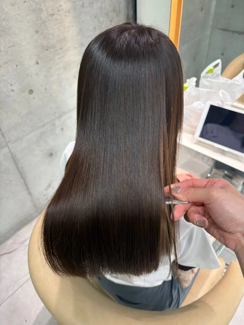 ロング カット 縮毛矯正 トリートメント 福岡縮毛矯正✨️ ストレート 向井和輝のヘアスタイル