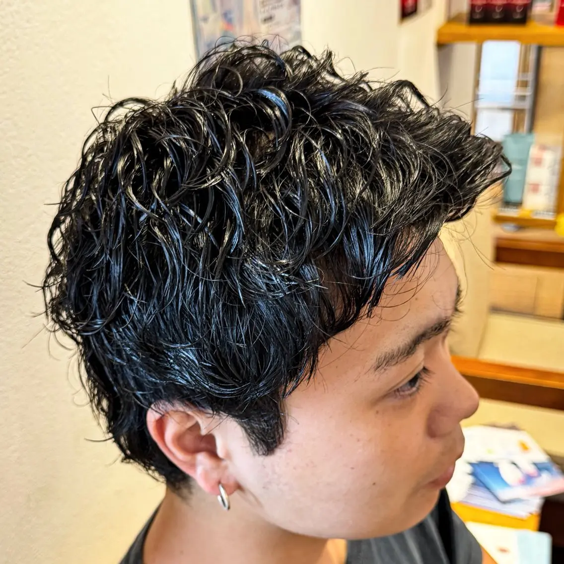 ショート パーマ メンズ メンズパーマ スパイキーショート ショートヘア スパイラルパーマ 吉田 新平のヘアスタイル
