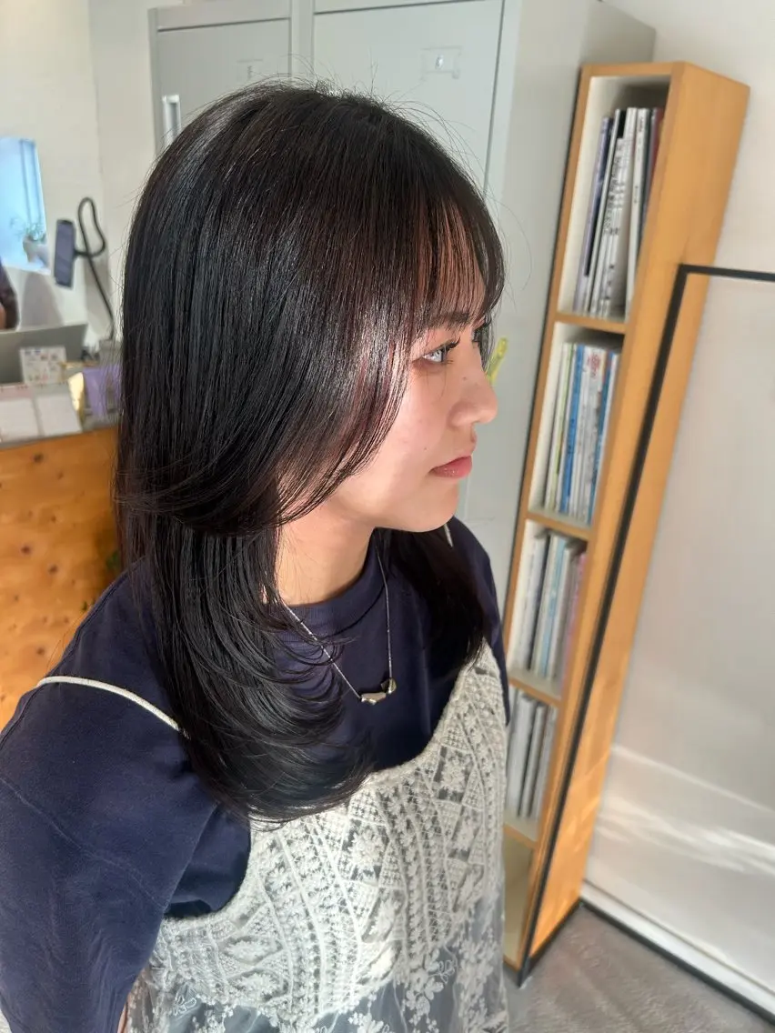 セミロング 顔周りカット レイヤーカット サワダ ミナミのヘアスタイル