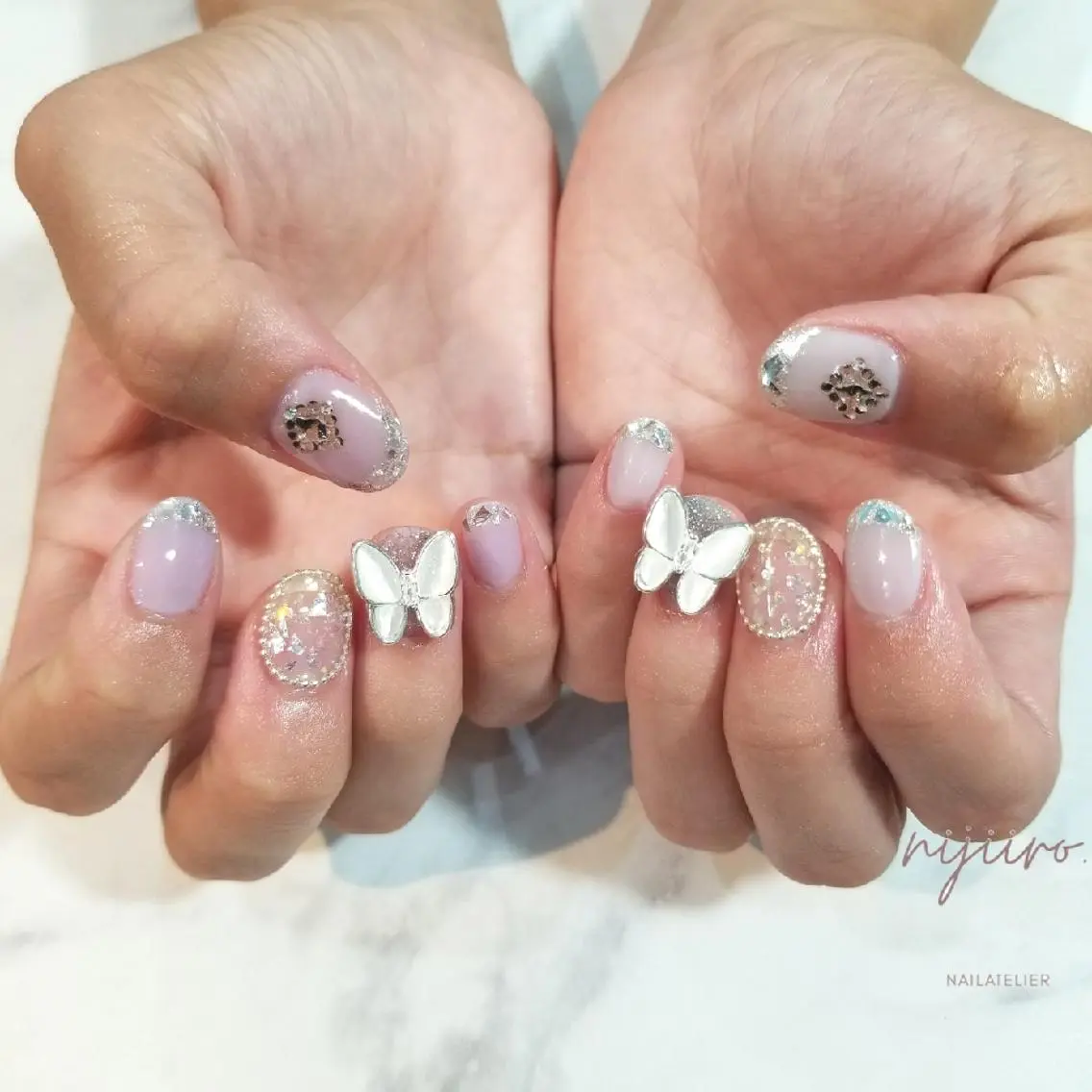 ネイル フレンチネイル ガラスフレンチ ハンドネイル nijiiro🌈 サトウのネイルデザイン