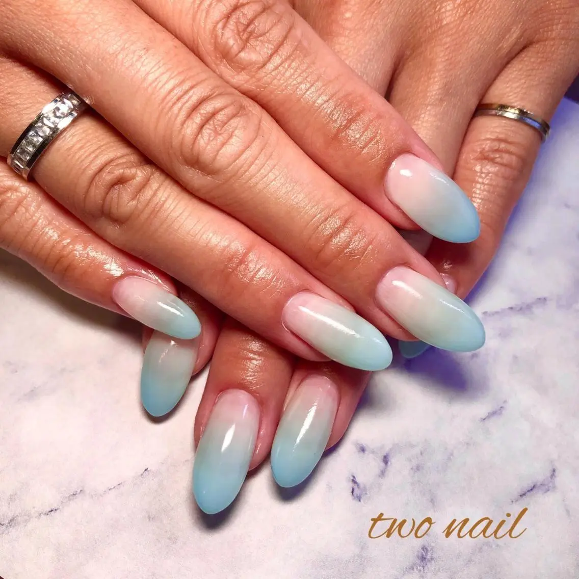 ネイル グラデーション 水色 ハンドネイル two nailのネイルデザイン