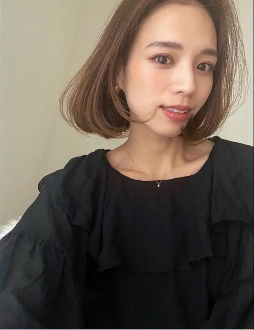 セミロング カラー i'll アシスタントのヘアスタイル