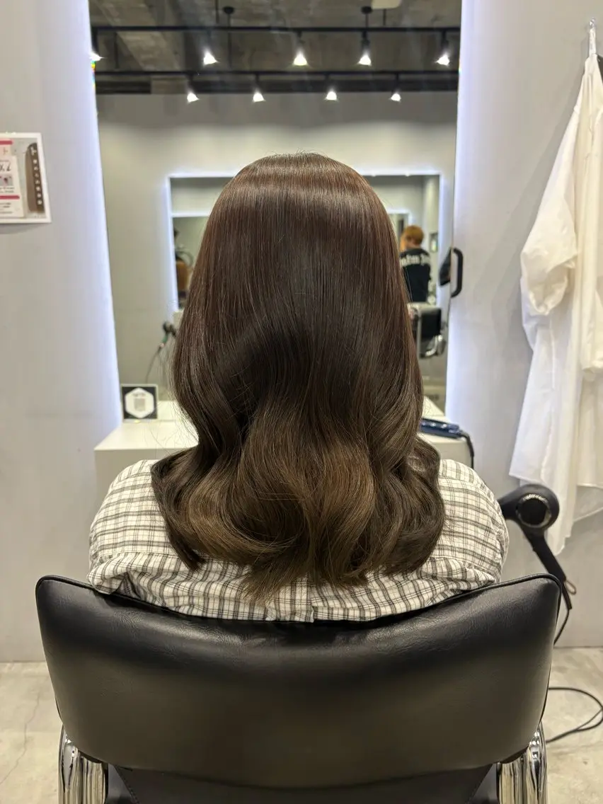 ミディアム カット ヘアカラー 濵﨑 未桜のヘアスタイル