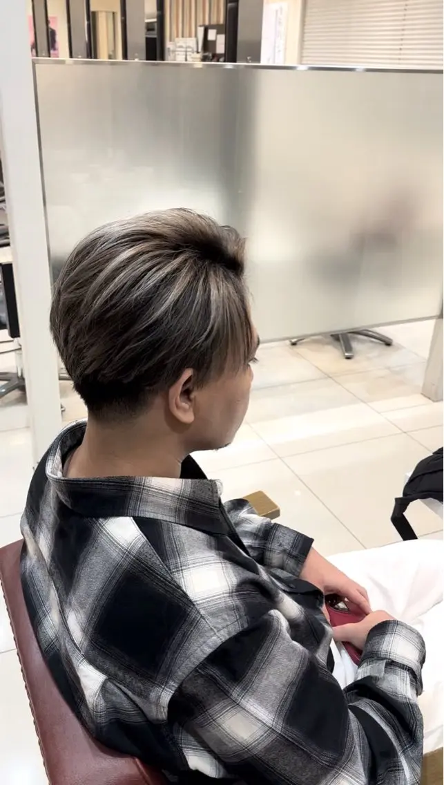 カラー ヘアカラー トリートメント 神戸 大輝のヘアスタイル