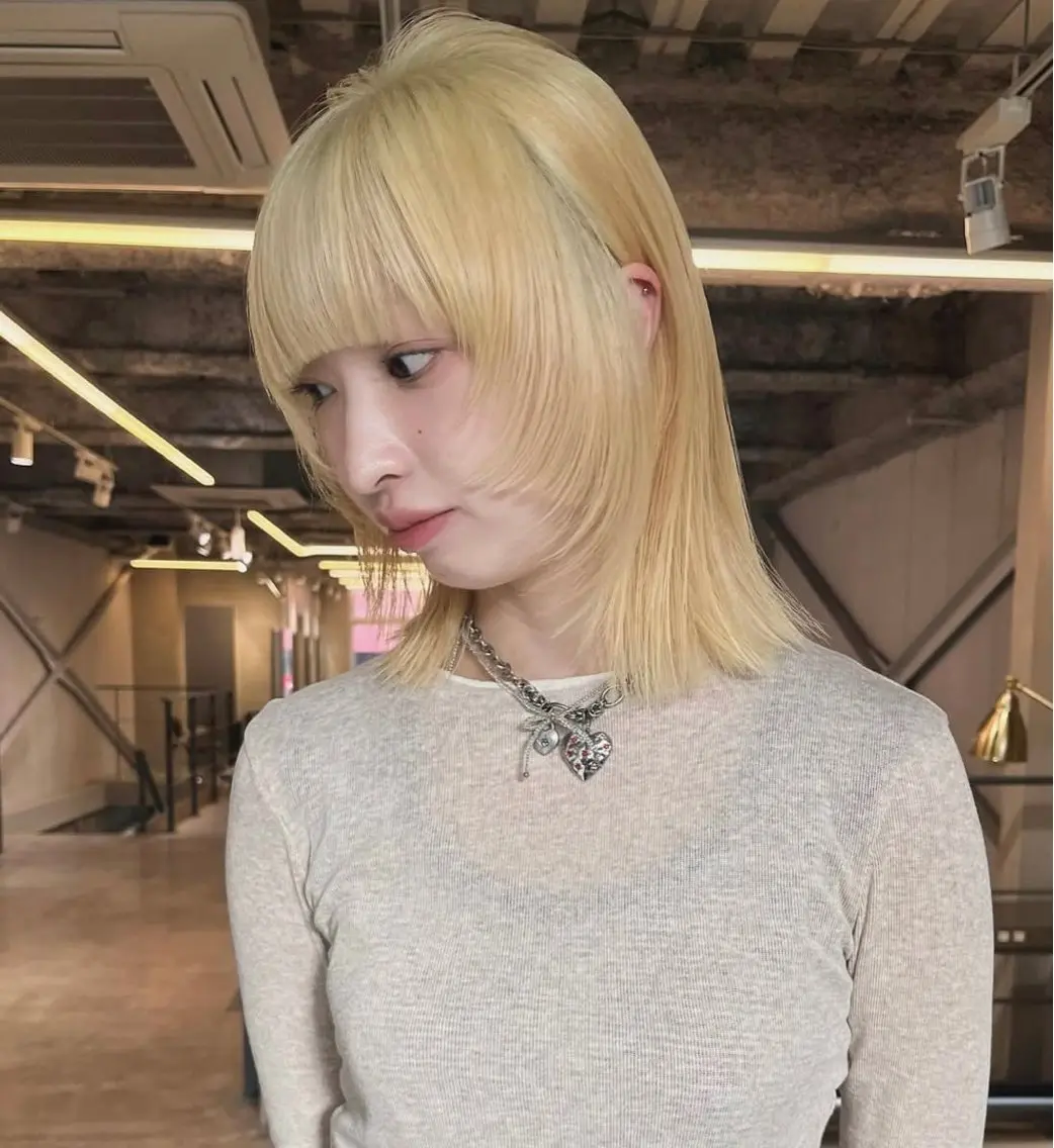 ミディアム カラー ブリーチ 抜きっぱなしブロンド ブロンド カットモデル募集中 IKUMI🎀のヘアスタイル