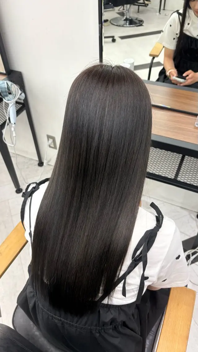 『2名様限定価格🍀』うねりを無くしてまっすぐサラサラな髪に🫧酸性ストレートの写真