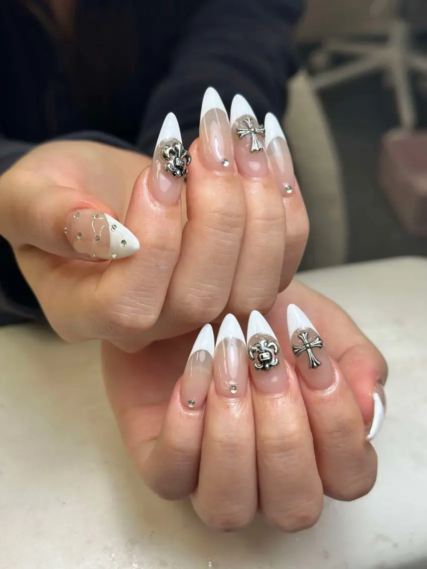 ネイル グラデーション キラキラネイル ワンカラーネイル 冬ネイル ハンドネイル Nie Nail Shinokuboのネイルデザイン