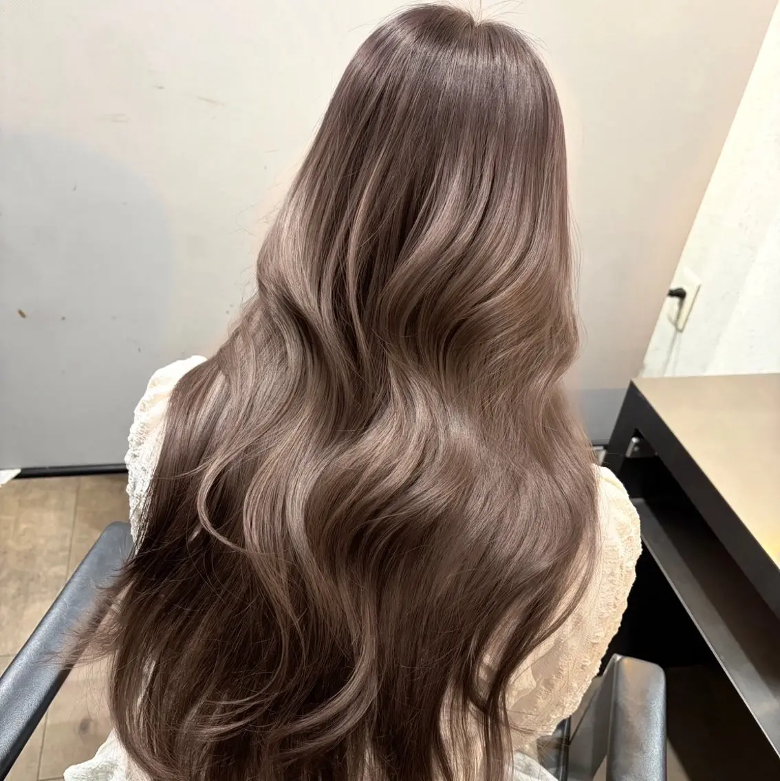 ロング カラー ケアカラー 透明感カラー グレージュ ミルクティーグレージュ ヘアカラー marshu ふうかのヘアスタイル