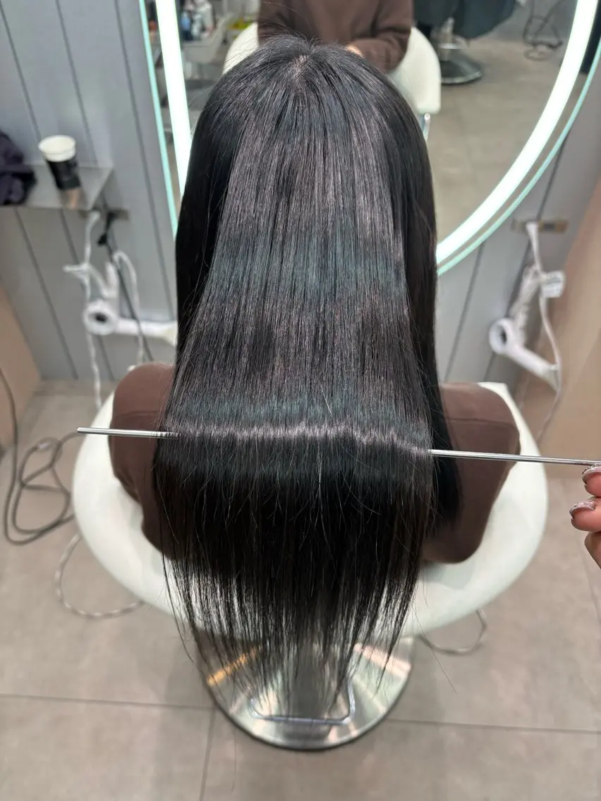 ロング カラー ヘアアレンジ アッシュ 黒髪 ブリーチ ブルーカラー ブルーブラック カット ヘアカラー 縮毛矯正 トリートメント ヘアセット 大宮縮毛矯正🩵 レイヤー 佐藤和のヘアスタイル