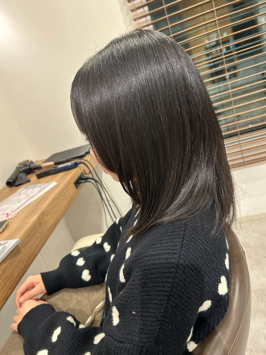 セミロング パーマ やまこし 美裕樹のヘアスタイル