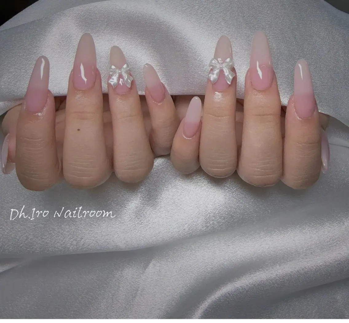 ネイル チークネイル フレンチネイル グラデーション 韓国ネイル マグネットネイル IRO NAIL MiAのネイルデザイン