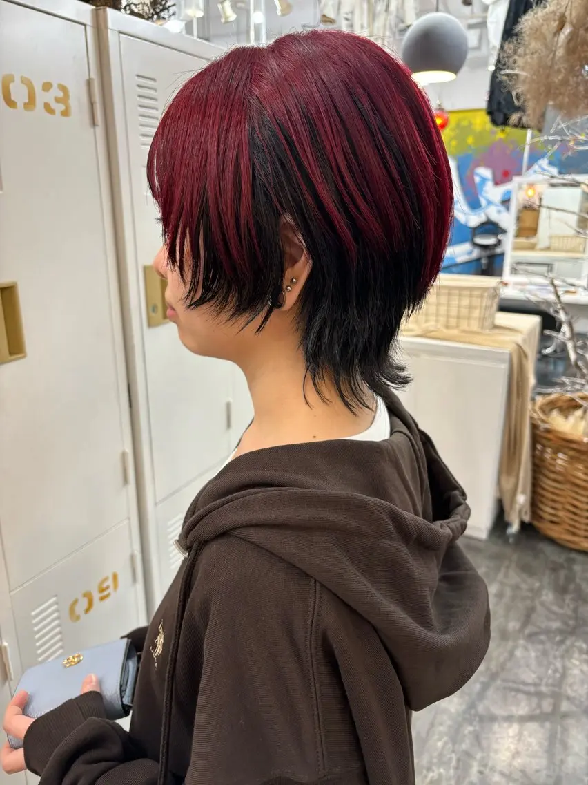 ショート カラー ウルフカット LOMARLIE JURIAのヘアスタイル