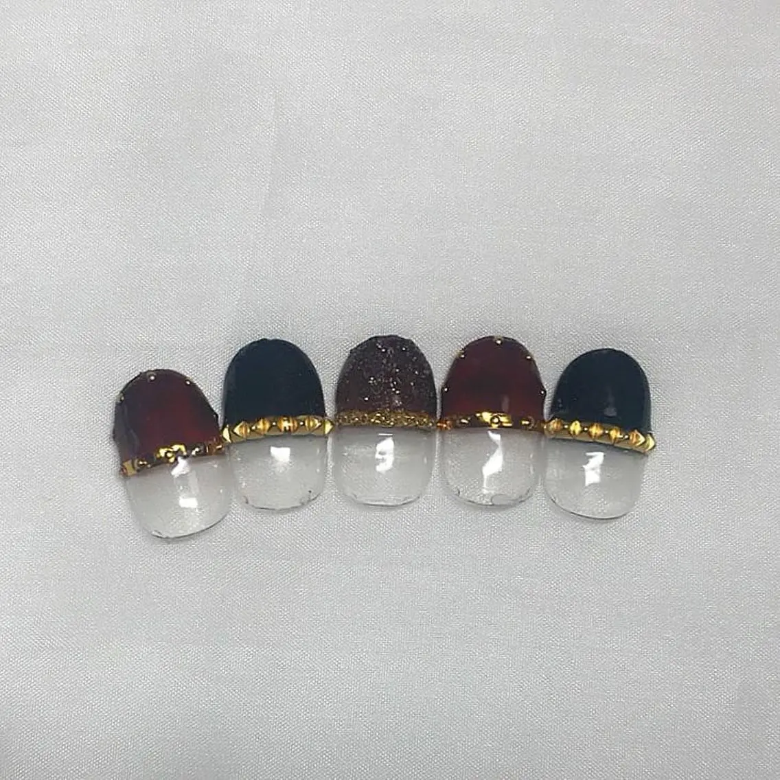 ネイル べっ甲ネイル フレンチネイル ハンドネイル ハンドケア lylynail YUUKAのネイルデザイン