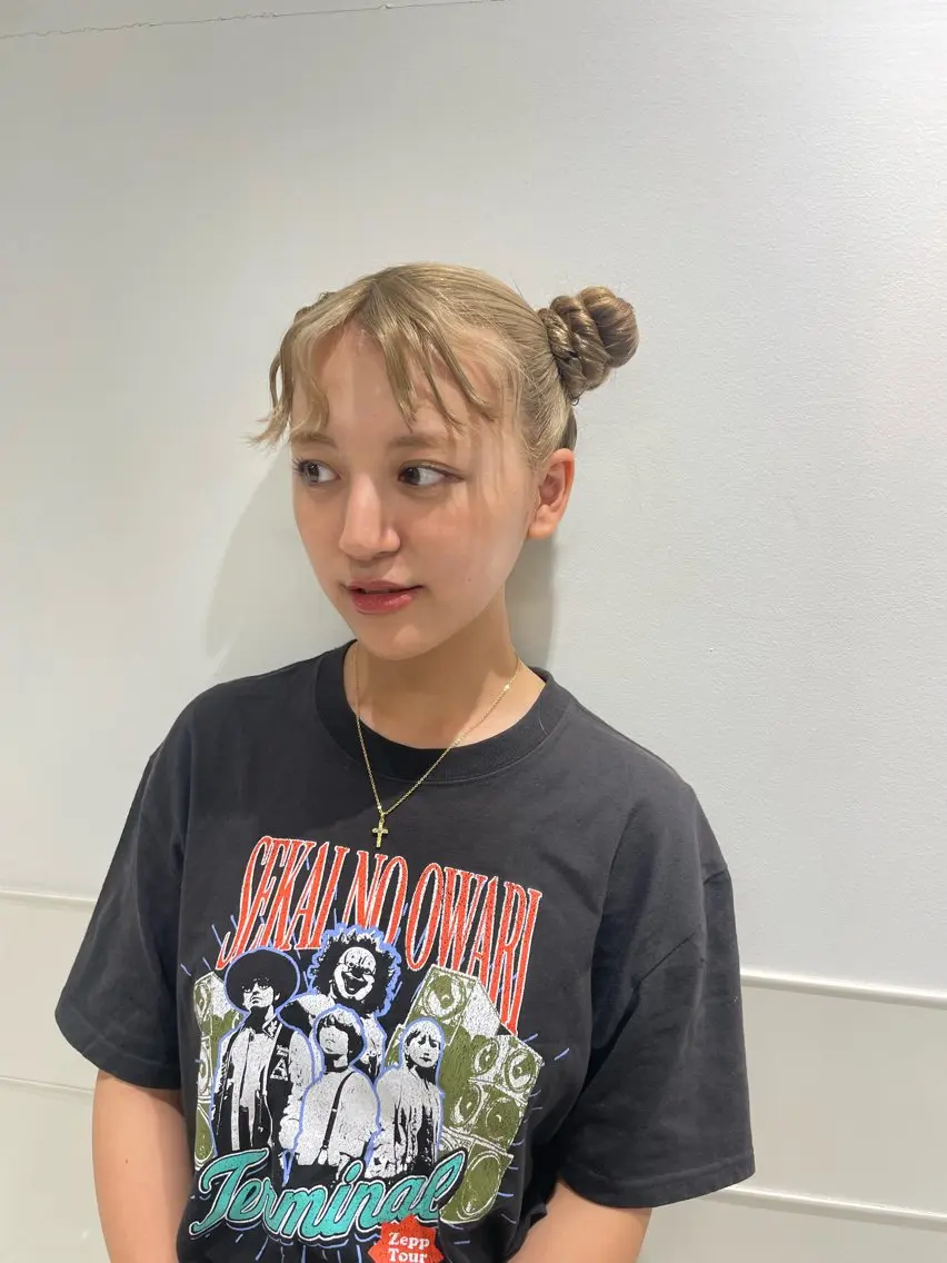 ロング ヘアアレンジ yuzuna ハイトーン 天神のヘアスタイル