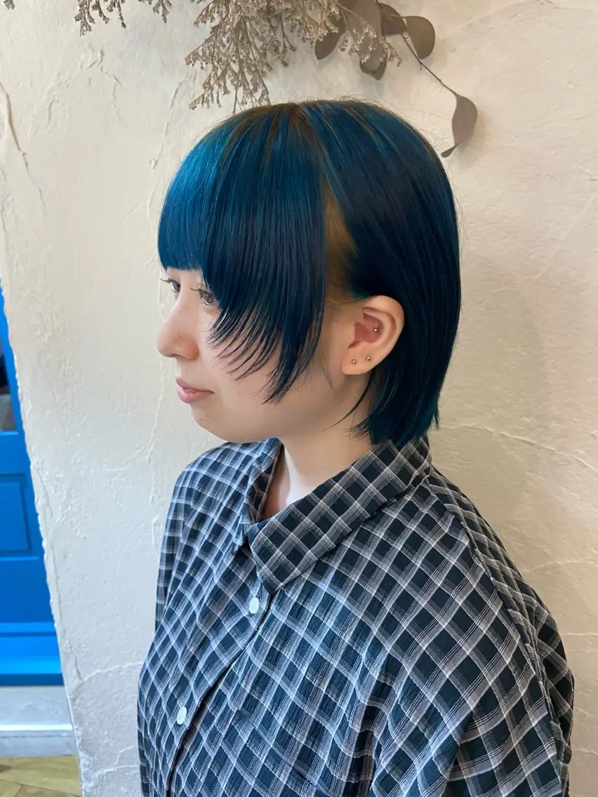 ミディアム カラー ブリーチ ブルーカラー オレンジ 靏 美咲のヘアスタイル