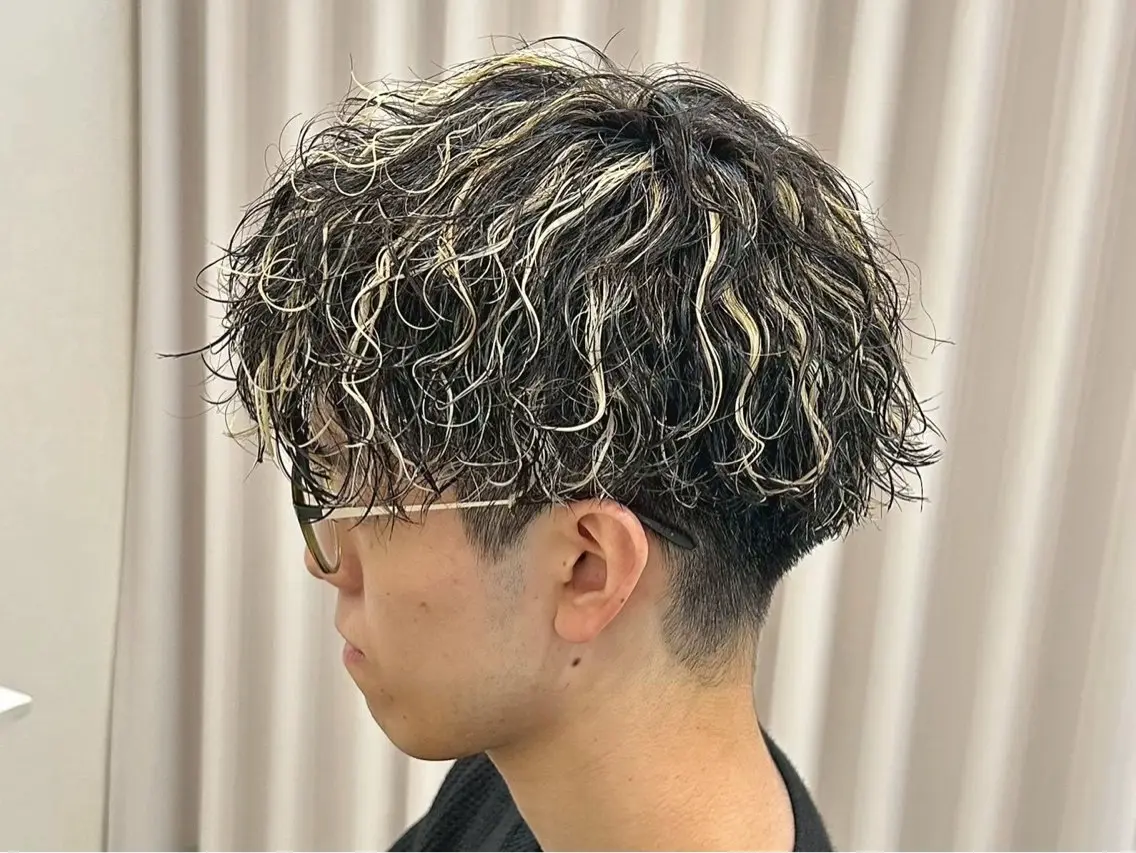 ショート センターパート 韓国ヘア・綾也のヘアスタイル
