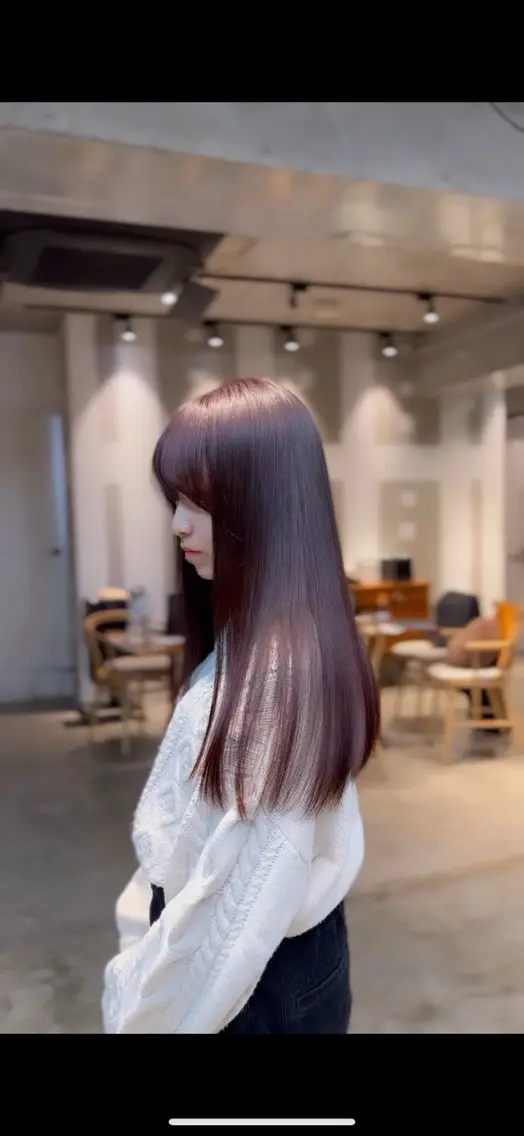 ロング まとまるレイヤー カット/透明感カラーのヘアスタイル
