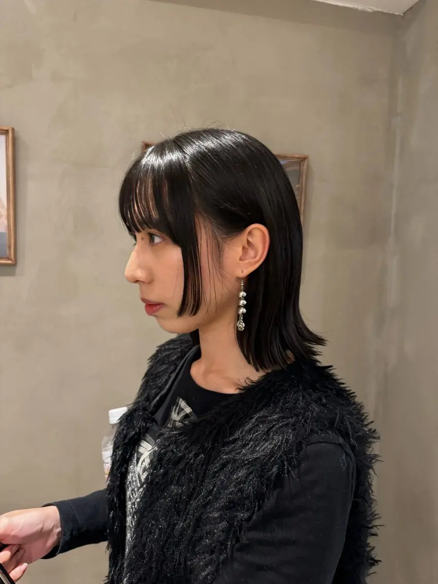 ミディアム カット ヘアカラー トリートメント 新宿/顔周りカット +レイヤー=しずく♩のヘアスタイル