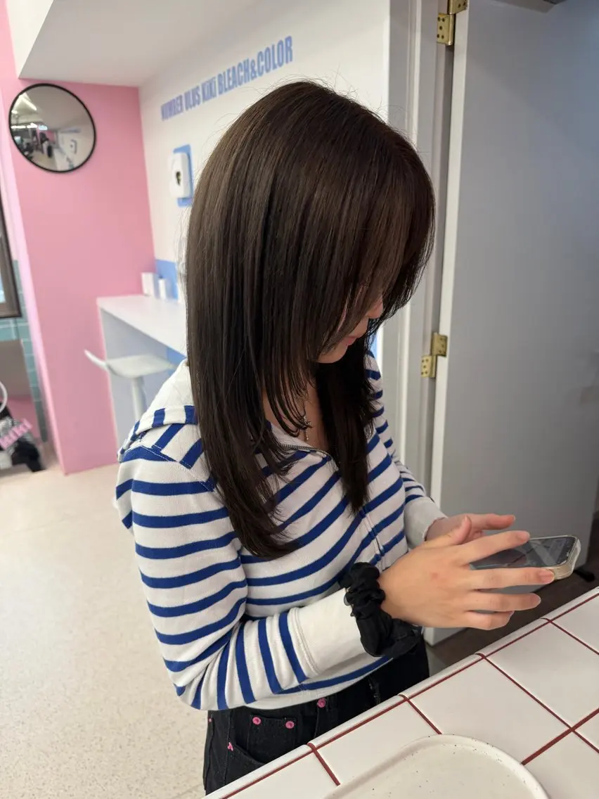 セミロング カット ヘアカラー トリートメント 透明感 オリーブ/ Anna ʚ🎀ɞのヘアスタイル