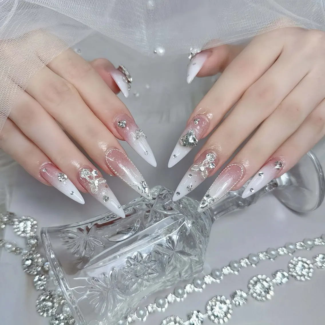 ネイル アートネイル 成人式 長さ出し ジェルネイル キラキラネイル ハンドネイル ハンドケア Nova Nailのネイルデザイン