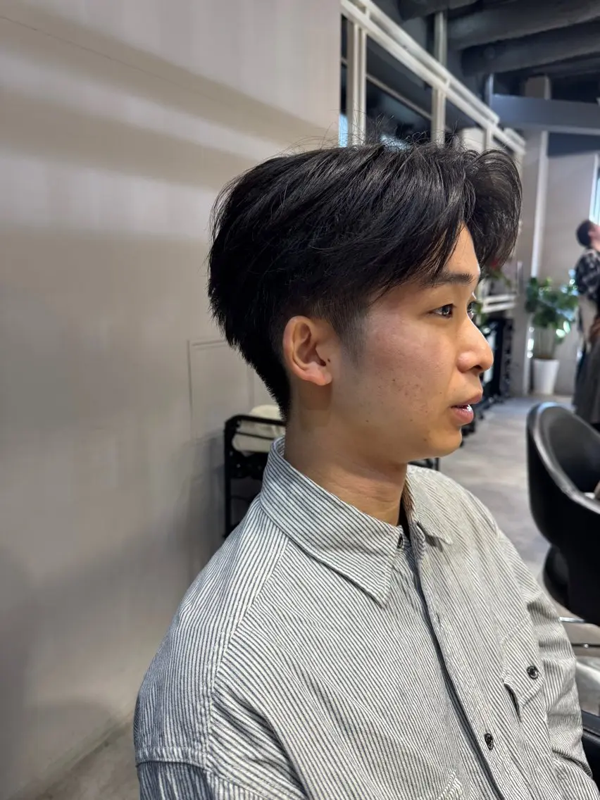 ミディアム メンズ ビジネス センターパート 似合う髪型が 分からない方へのヘアスタイル