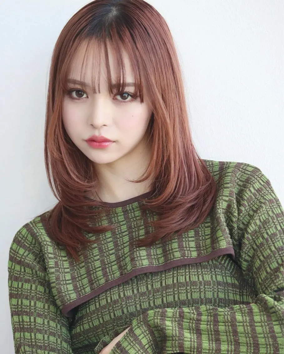 ミディアム レイヤーカット KURO/縮毛矯正 /髪質改善/レイヤーのヘアスタイル