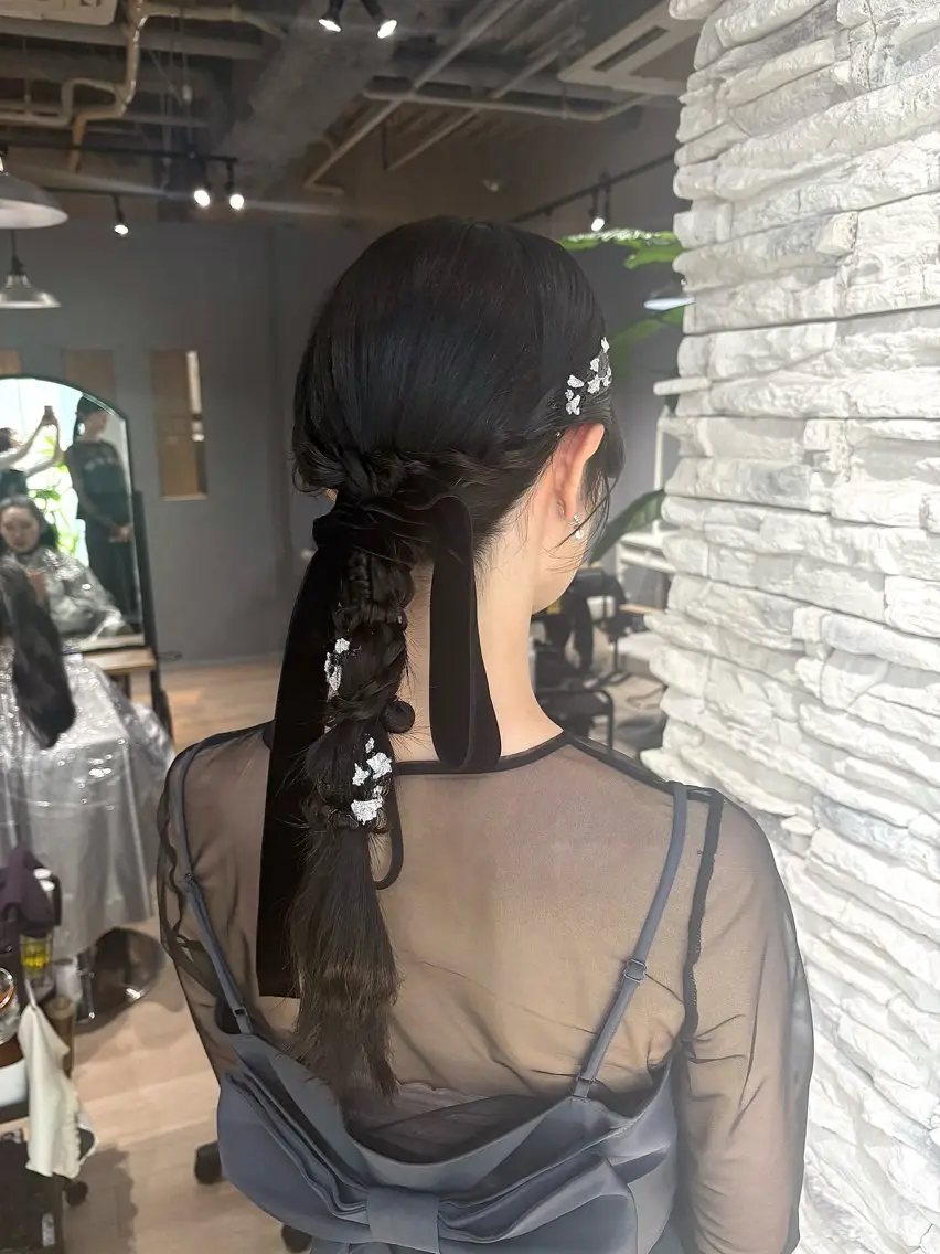 セミロング ヘアアレンジ mimi 🌟のヘアスタイル