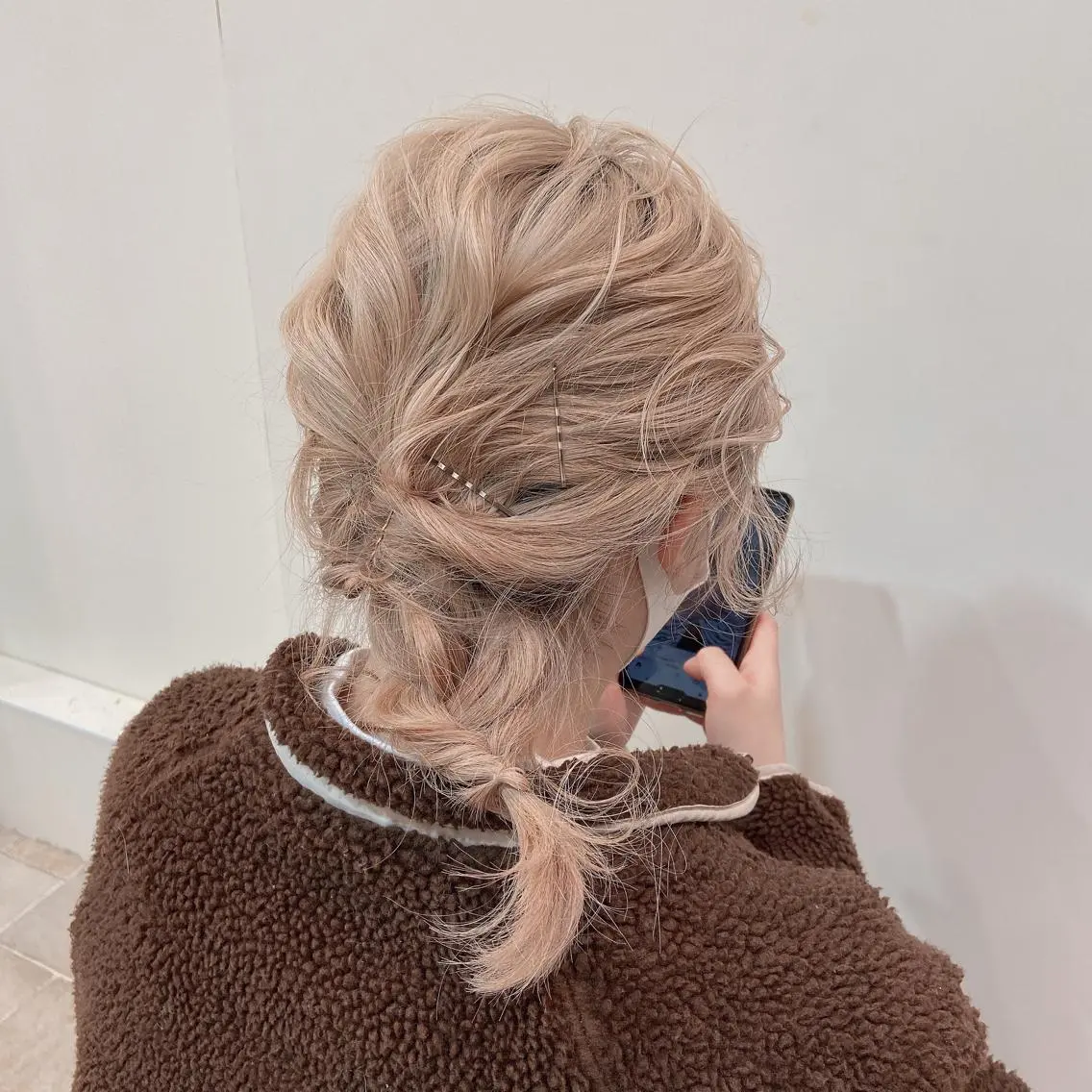 セミロング カラー ヘアアレンジ Mirai 🧸のヘアスタイル