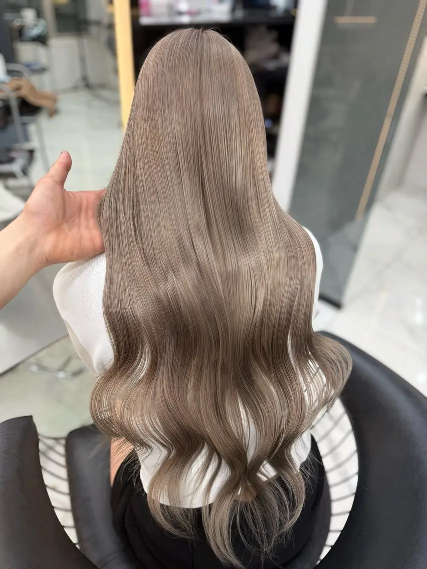 ブリーチ➕カラー➕トリートメントの写真