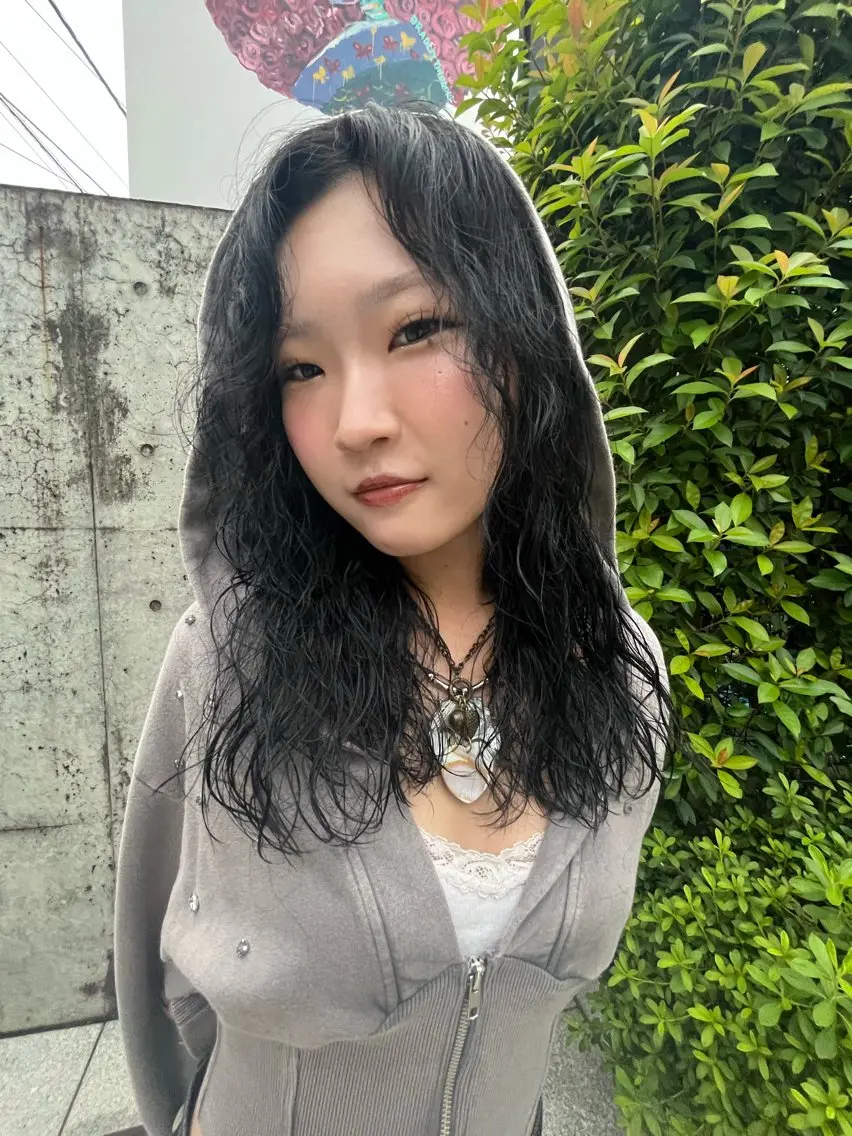 ミディアム ミディアムパーマ レイヤーカット\ウル フ　chinatsuのヘアスタイル