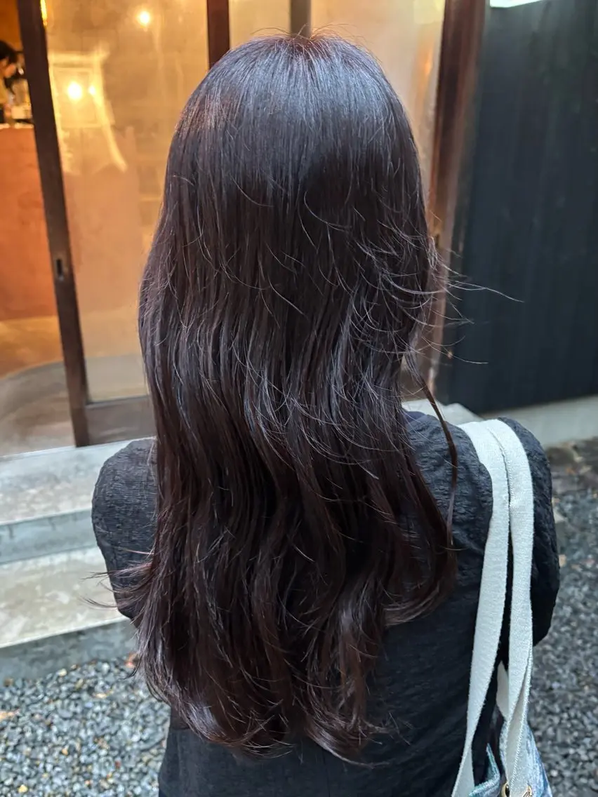 ロング カラー 小嶋 彩葉のヘアスタイル