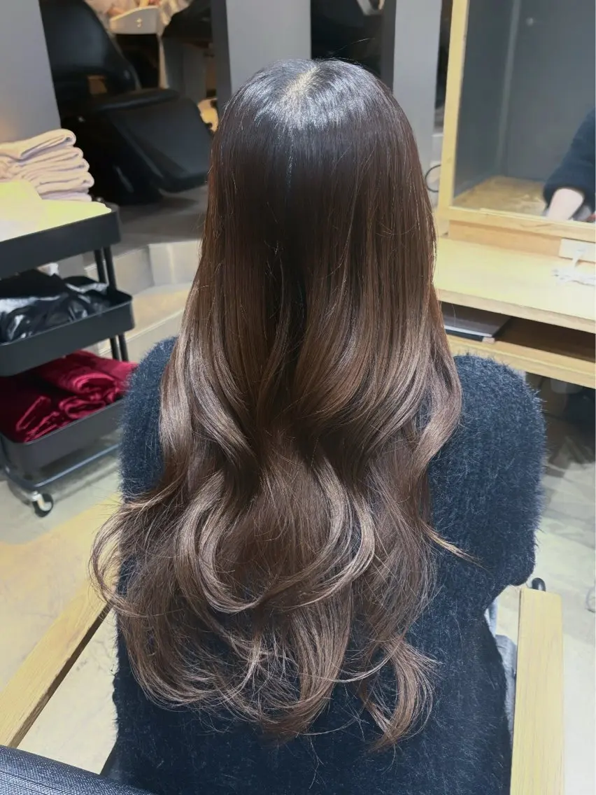ロング カラー ヘアカラー 椋 愛穂のヘアスタイル