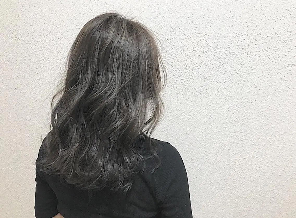 ミディアム カラー ハイライトカラー イルミナカラー ハイライト カット ヘアカラー トリートメント 半個室女性salon 🩰Natsumiのヘアスタイル