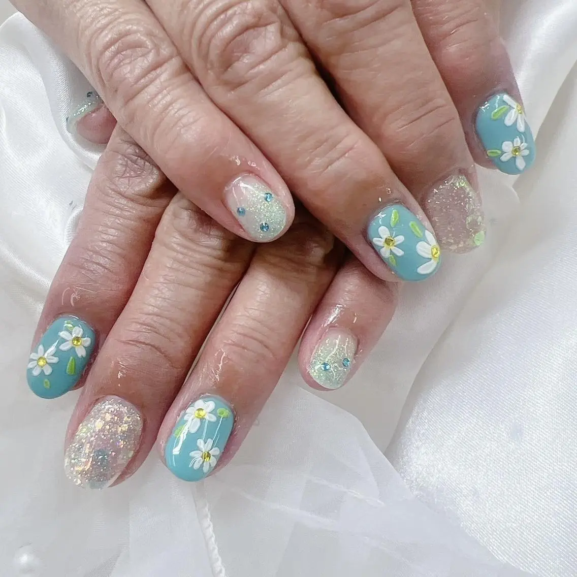 ネイル Nail salon Honey Beeのネイルデザイン